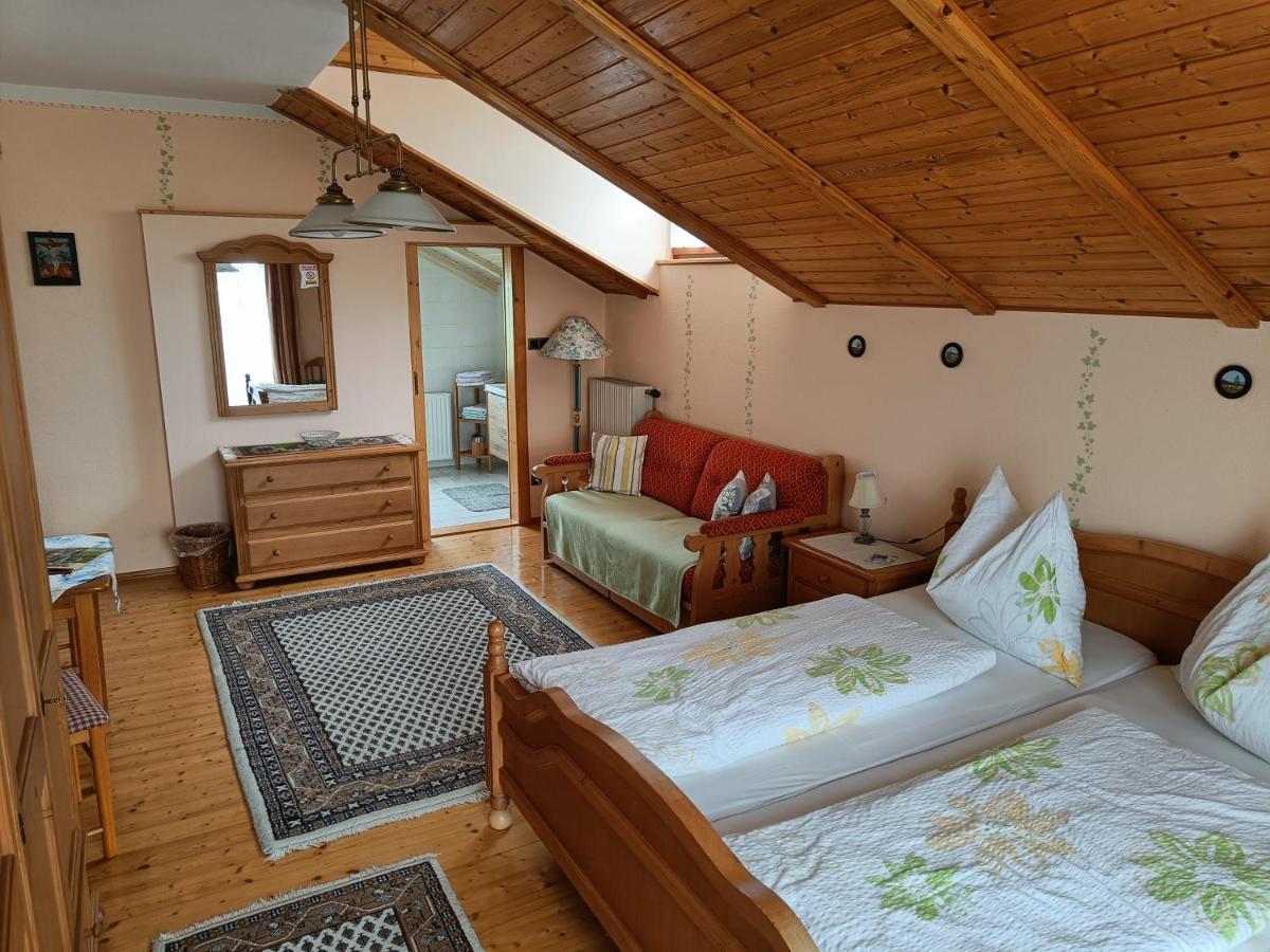 Haus Sundl - Privatzimmer Emmersdorf an der Donau Esterno foto