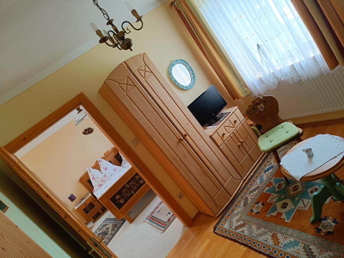 Haus Sundl - Privatzimmer Emmersdorf an der Donau Esterno foto