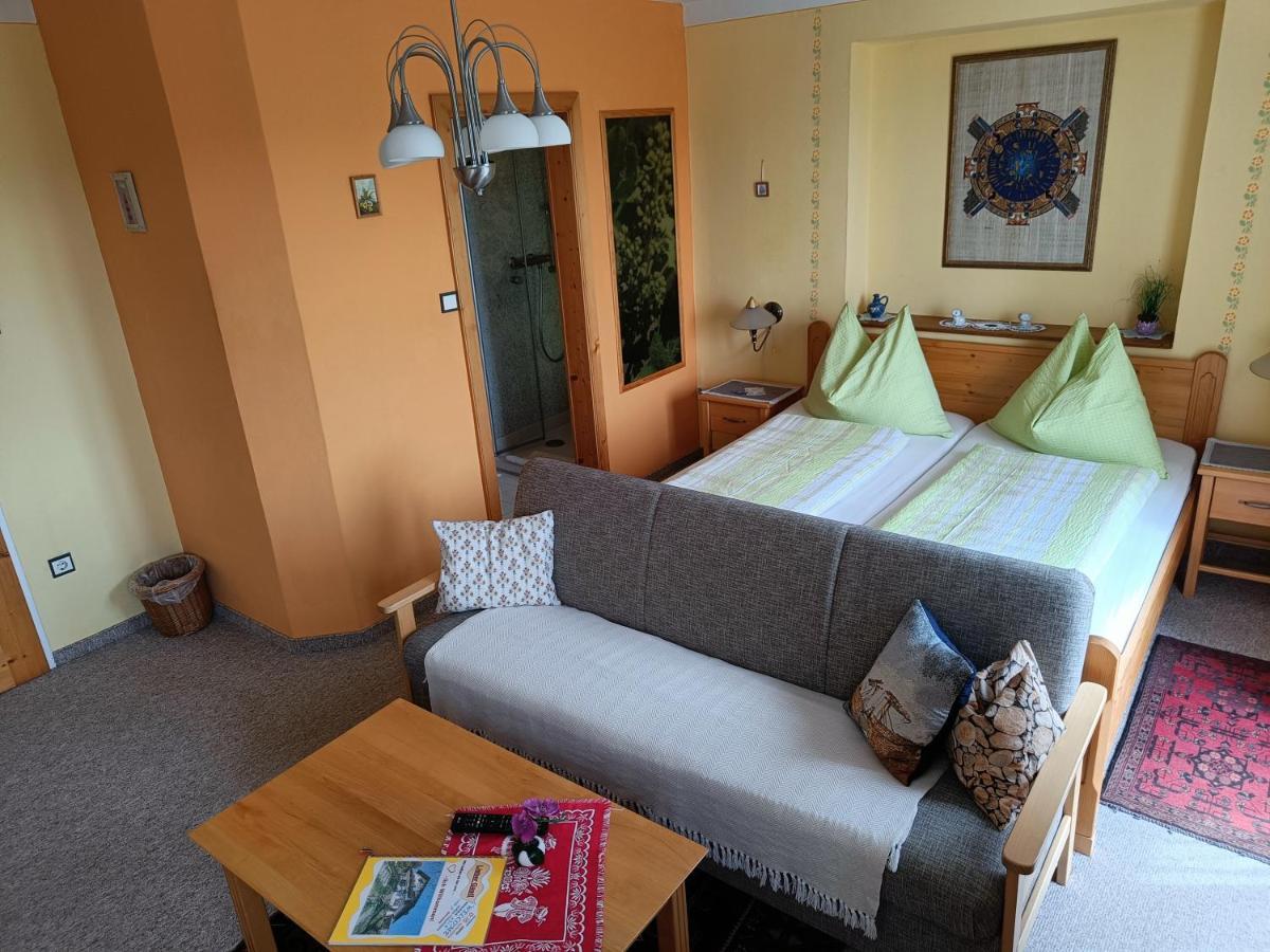 Haus Sundl - Privatzimmer Emmersdorf an der Donau Esterno foto