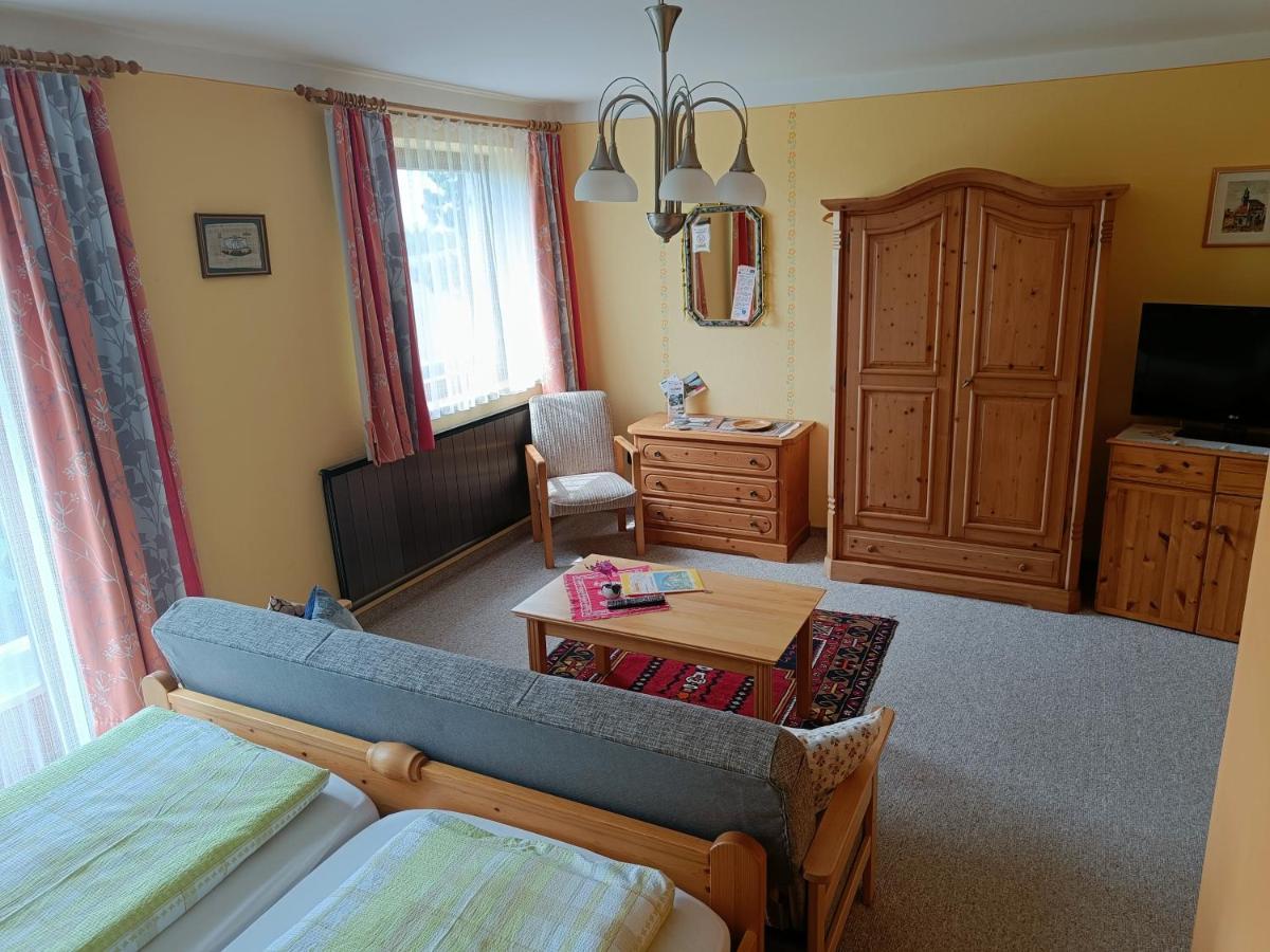 Haus Sundl - Privatzimmer Emmersdorf an der Donau Esterno foto